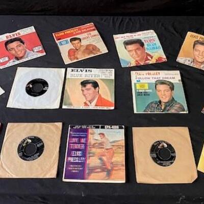 LOT#H117: Lot of Elvis Presley 45s
