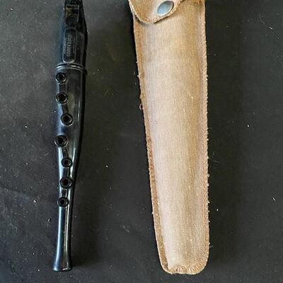 LOT#H118: 9" Vintage Song Flute with Original Case