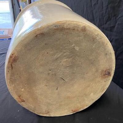 LOT#H119: Antique 6gal Blue Crown Crock