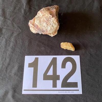 LOT#W142: Yellow-Stone Quartz & Granite Lot