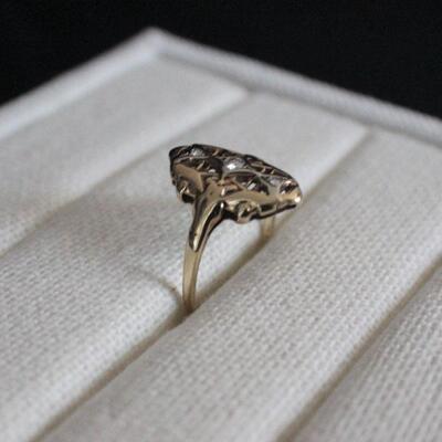 LOT#G194: Stamped 14K 3 "Diamond" Deco Ring [2.2g]