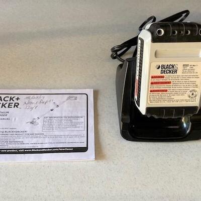 LOT#W210: Black & Decker Weed Trimmer