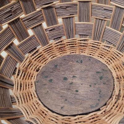 Lot 329: Vintage Home Deco Woven Basket 