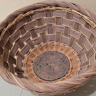 Lot 329: Vintage Home Deco Woven Basket 