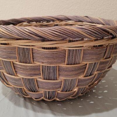 Lot 329: Vintage Home Deco Woven Basket 