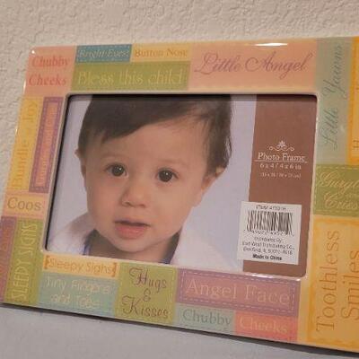 Lot 335: New Photo Frame and Circle of Faith Prayer Plate