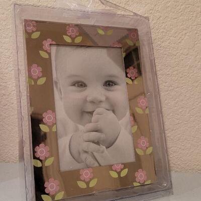 Lot 336: Assorted Photo Albums NEW and Photo Frame NEW