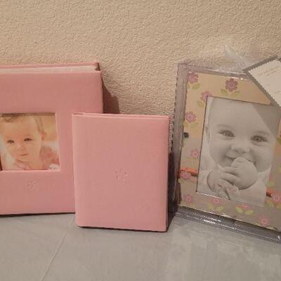 Lot 336: Assorted Photo Albums NEW and Photo Frame NEW