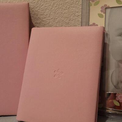 Lot 336: Assorted Photo Albums NEW and Photo Frame NEW