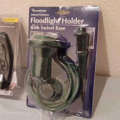Lot 342: New Countdown Timer and Floodlight Holder