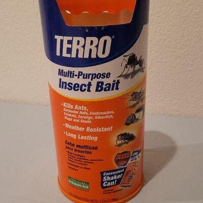 Lot 348: New TERRO Shaker Can Pest Control INSECT BAIT