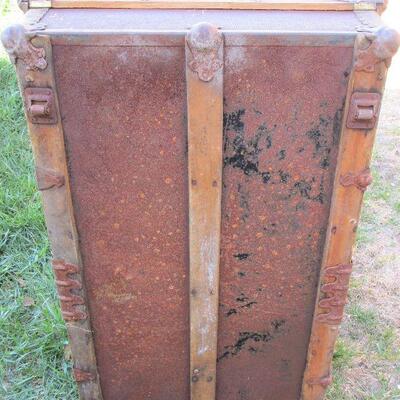 #1 Vintage Steamer Trunk/Chest, good condition