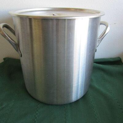 #17 Vollrath Stock Pot 24 qt with Lid, Model 78670, New Condition