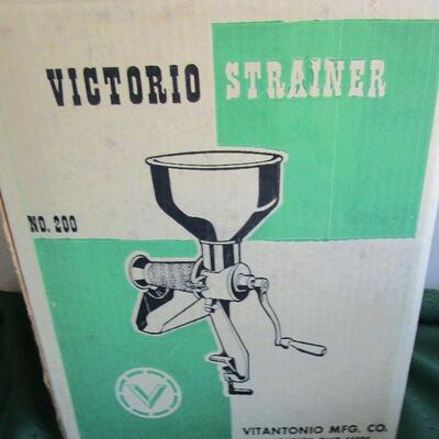 #19 Vitantonio MFG Co. Victorio Strainer, New Condition