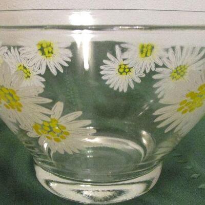 #67 Vintage Bowl with Daisy print