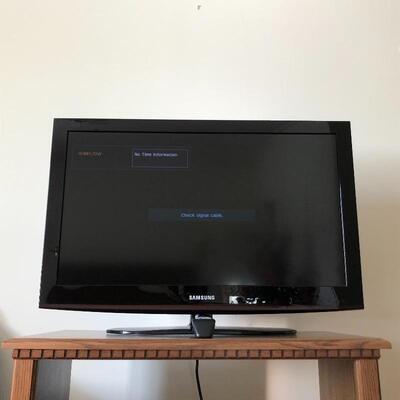 Lot 23 - Samsung 32â€ Flatscreen TV