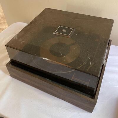 Lot 32 - Voice of Music Turntables and Spindles