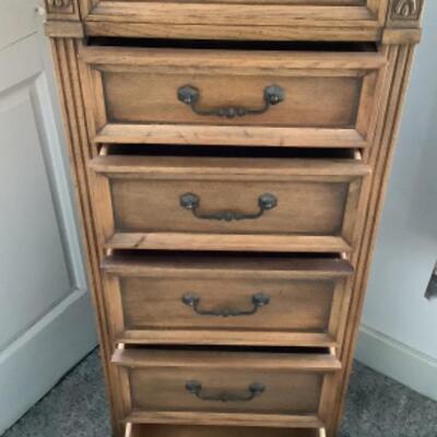 2450 Vintage Goldsmithâ€™s Pecan Wood Italian Valet Chest