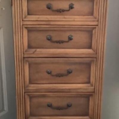 2450 Vintage Goldsmithâ€™s Pecan Wood Italian Valet Chest
