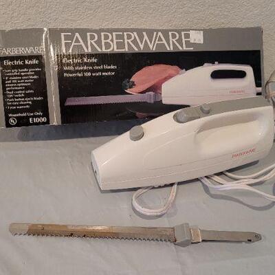 Lot 25: Vintage FABERWARE Electric Knife