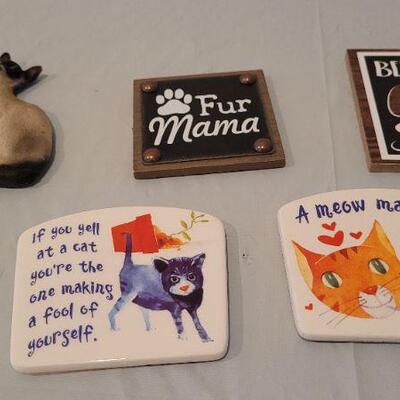 Lot 33: Assorted CAT THEME Magnets Fun