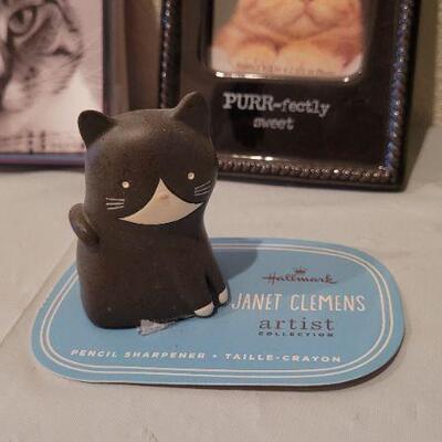 Lot 35: Assorted NEW Cat Collectibles