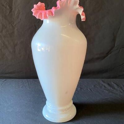 LOT#Y258: Painted Opaline Vase Lot #1