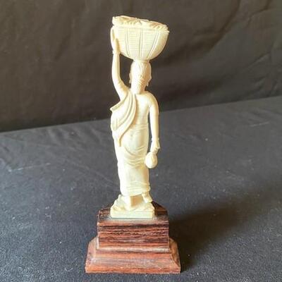 LOT#Y260: Thai Ivory Figure on Vase (VALID FL ID REQUIRED)