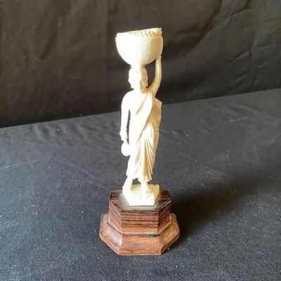 LOT#Y260: Thai Ivory Figure on Vase (VALID FL ID REQUIRED)