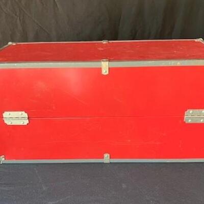 LOT#C268: Vintage Doll Travel Case