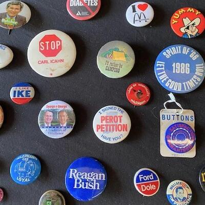 LOT#G276: Vintage Political & Other Buttons