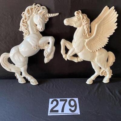 LOT#G279: 1981 Burwood Products Co. Wall Plaques