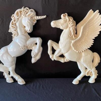 LOT#G279: 1981 Burwood Products Co. Wall Plaques