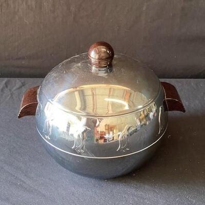 LOT#G293: West Bend Aluminum Penguin Ice Bucket