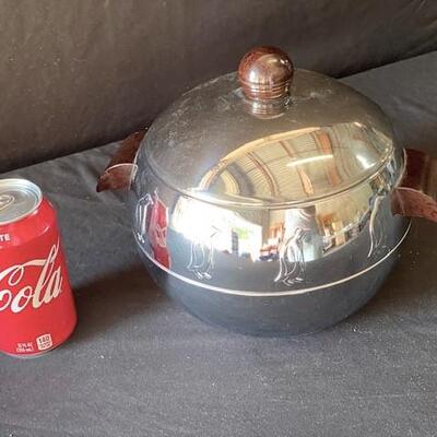 LOT#G293: West Bend Aluminum Penguin Ice Bucket