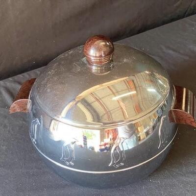 LOT#G293: West Bend Aluminum Penguin Ice Bucket