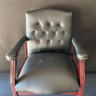 LOT#G300: Bonded Leather Office Chair