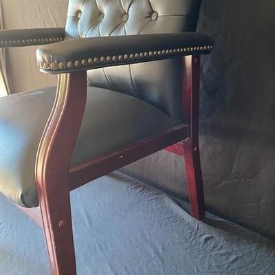 LOT#G300: Bonded Leather Office Chair