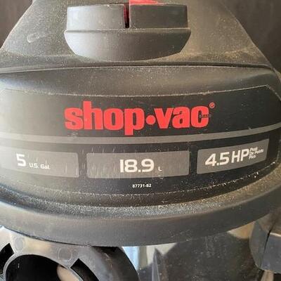 LOT#U310: 4.5HP Shop Vac with Accessories