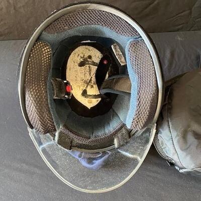 LOT#U313: Arai Helmet with Harley Bag