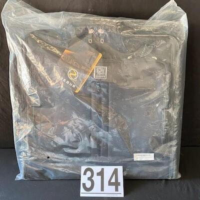 LOT#U314: Unopened Zegur Garment Bag