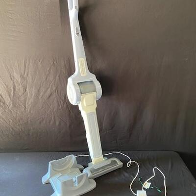 LOT#U316: Black & Decker Floor Sweeper