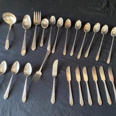 LOT#H358: Hull Lifetime Stainless Flatware Set