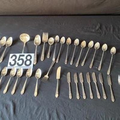 LOT#H358: Hull Lifetime Stainless Flatware Set