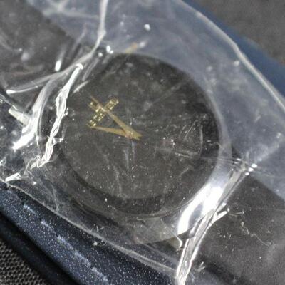 LOT#T376: Men's NOS Le Chateau Watch #5094M