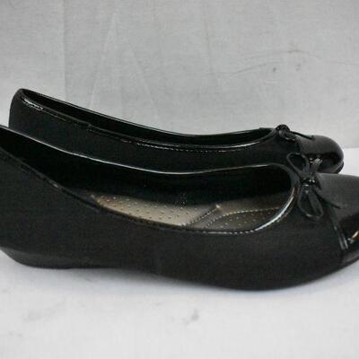 2 pairs Women's shoes: Black BOC size 8 & Black Abella size 7.5W