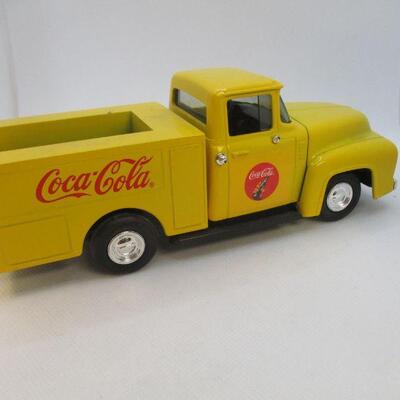 Lot 5 - Ertl Coca Cola 1956 Ford Truck