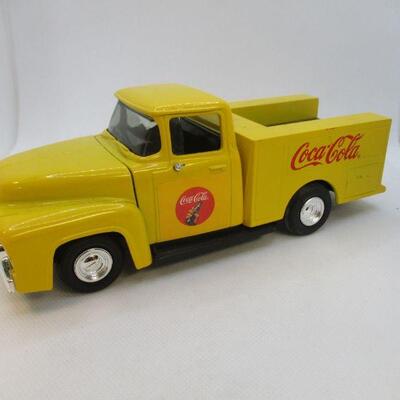 Lot 5 - Ertl Coca Cola 1956 Ford Truck