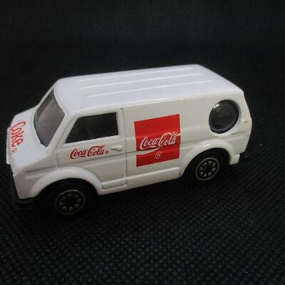 Lot 12 - 1988 Hartoy Coca Cola Van White