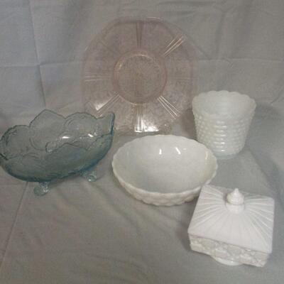Lot 68 - Mixed Lot of Glass